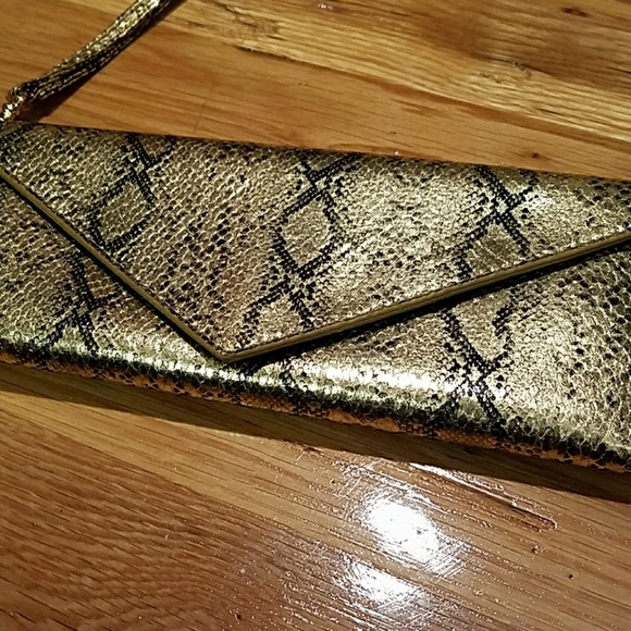 Marc Jacobs gold animal print wristlet - Picture 3 of 8